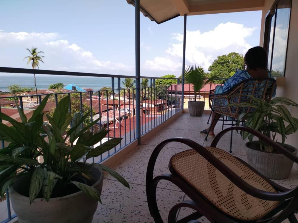 Cole Street Guesthouse Freetown Extérieur photo